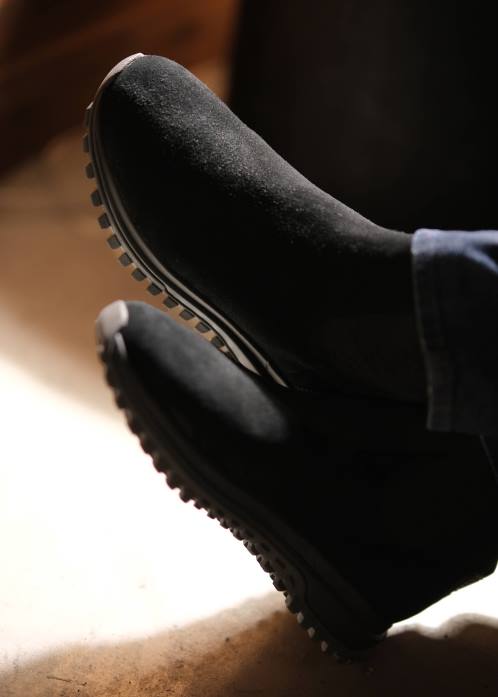 musta kenkä N24T110 SWIMS chelsea vibram